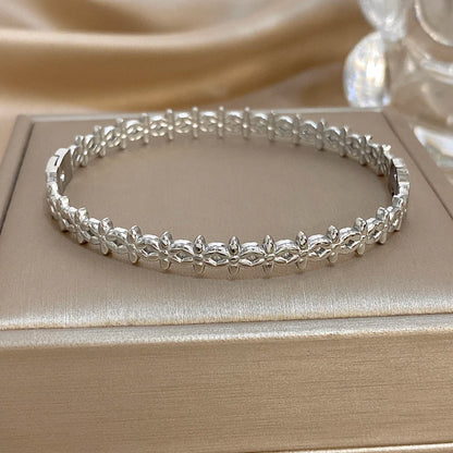 Blumenarmband aus Edelstahl 