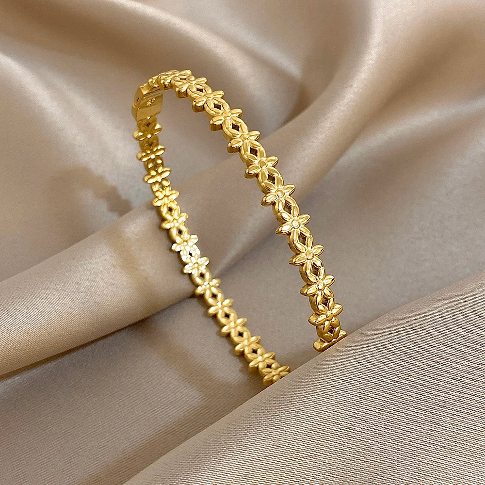 Blumenarmband aus Edelstahl 